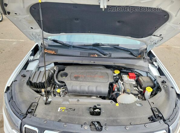 3C4NJDFB1NT204562 2022 JEEP COMPASS White Widok komory silnika