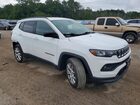 2023 Jeep Compass Latitude Lux Белый vin: 3C4NJDFN0PT561132