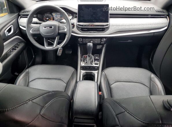 3C4NJDFN0PT561132 2023 JEEP COMPASS Белый Вид панели приборов