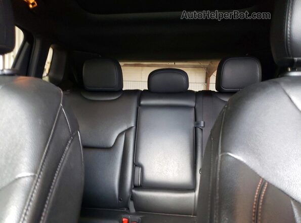 3C4NJDFN6RT130068 2024 JEEP COMPASS Black Widok tylnych siedzeń