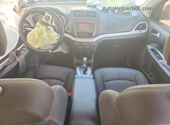 3C4PDCAB2JT445798 2018 DODGE JOURNEY Кремовый Вид панели приборов