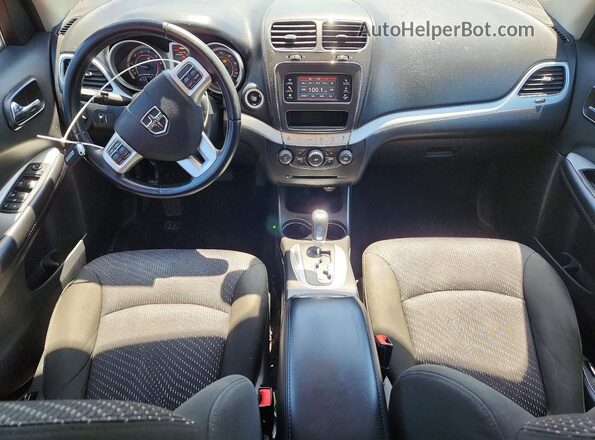 3C4PDCABXLT199439 2020 DODGE JOURNEY Red Widok deski rozdzielczej