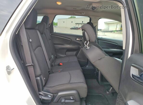 3C4PDCBB7KT869736 2019 DODGE JOURNEY White Widok wnętrza z tyłu