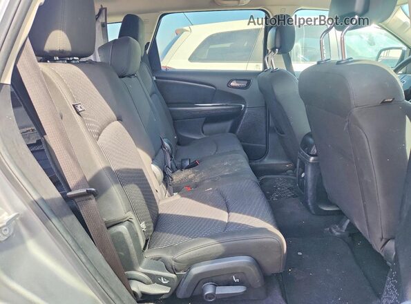 3C4PDCBG2JT522695 2018 DODGE JOURNEY Silver Widok wnętrza z tyłu