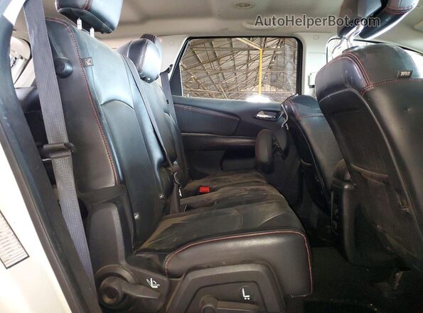 3C4PDCEG7KT694086 2019 DODGE JOURNEY White Вид задньої частини салону