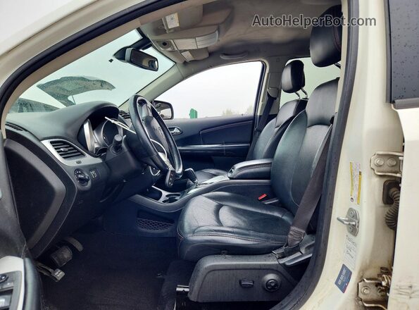 3C4PDDEG3KT771106 2019 DODGE JOURNEY Белый Вид салона спереди