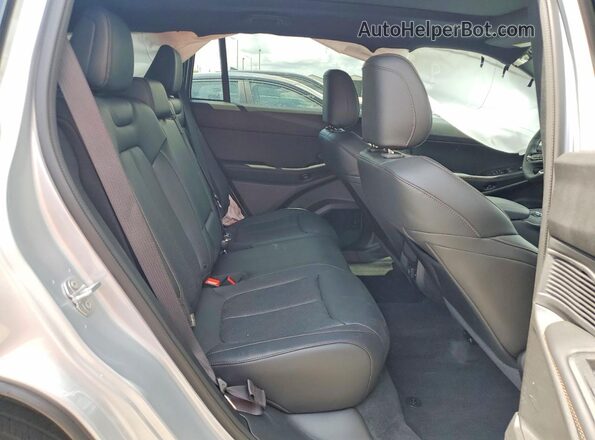 3C4PJMC28TT228738 2026 JEEP CHEROKEE Серебряный Вид задней части салона