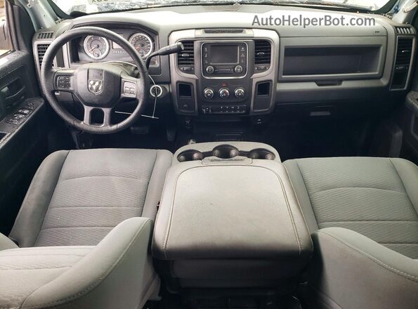 3C63R3CL1HG605475 2017 RAM 3500 Белый Вид панели приборов
