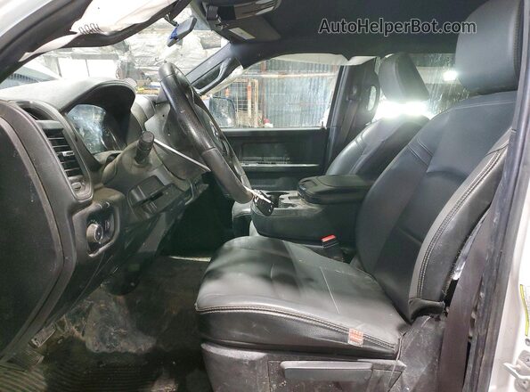 3C63R3CL1NG429071 2022 RAM 3500 Белый Вид салона спереди