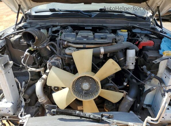 3C63R3GL0NG137986 2022 RAM 3500 Белый Вид задней части салона