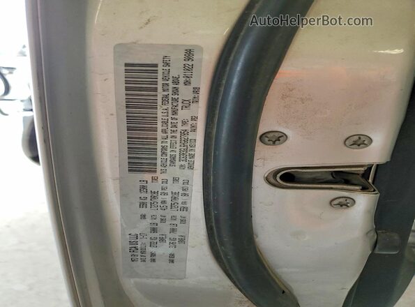 3C63R3GL6HG627854 2017 RAM 3500 Серебряный Вид подкапотного пространства