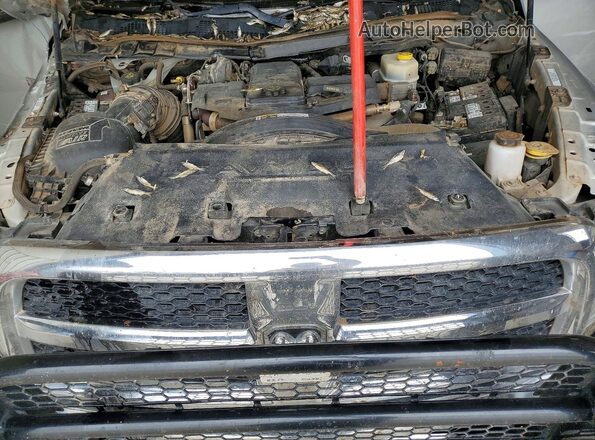 3C63R3GL6HG627854 2017 RAM 3500 Серебряный Вид задней части салона