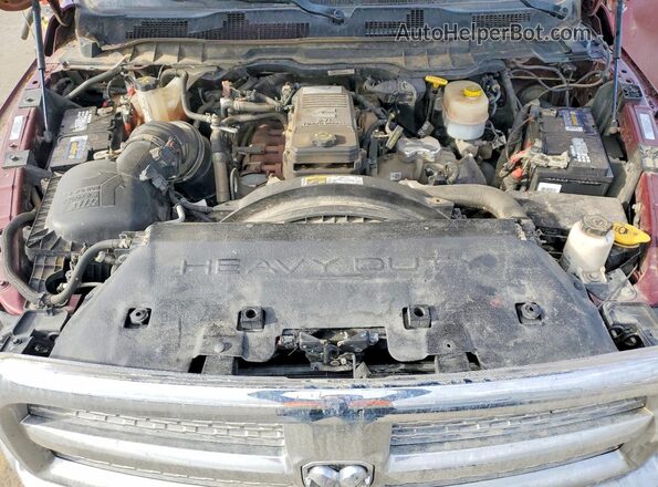 3C63R3JL8JG111963 2018 RAM 3500 Бордовый Вид задней части салона