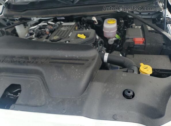 3C63R4DL0TG155900 2026 RAM 2500 Белый Вид задней части салона