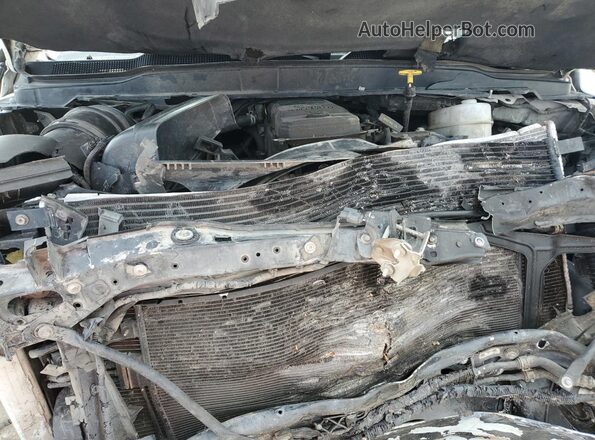 3C63RRGL7KG668228 2019 RAM 3500 White Вид салону спереду