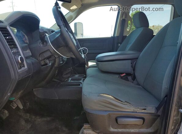 3C63RRGLXGG216247 2016 RAM 3500 Black Front interior view