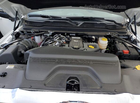 3C63RRPL4TG159179 2026 RAM 3500 White Vista interior trasera