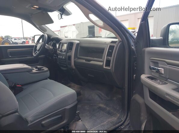 3C6LR4AT6JG320043 2018 RAM 2500 Черный Вид салона спереди