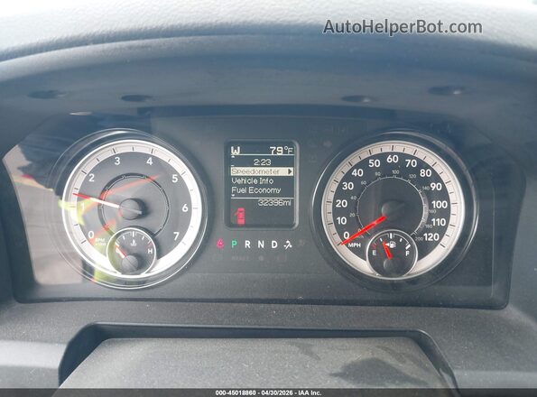3C6LR4AT6JG320043 2018 RAM 2500 Черный Вид задних сидений