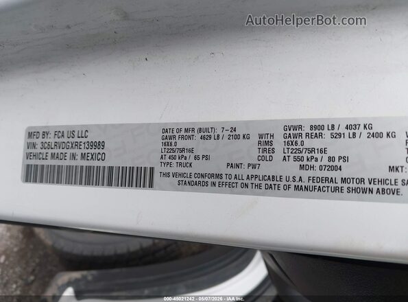 3C6LRVDGXRE139989 2024 RAM PROMASTER 2500 White Vista del compartimento del motor