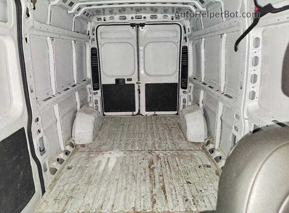 3C6MRVHG2SE548363 2025 RAM PROMASTER Белый Вид задних сидений