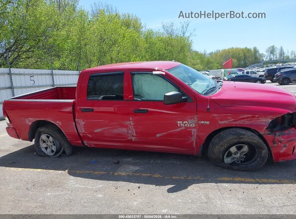 3C6RR7KT5GG345230 2016 RAM 1500 Красный Вид задней части салона