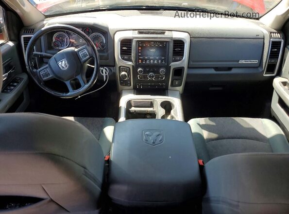 3C6RR7LT5GG262668 2016 RAM 1500 Красный Вид панели приборов