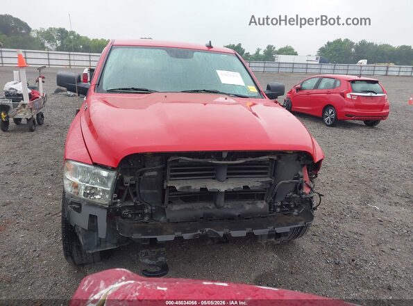 3C6RR7LT8HG523826 2017 RAM 1500 Красный Вид задней части салона