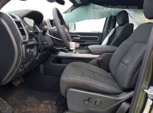 3C6SRFFPXT4151765 2026 RAM 1500 Silver Вид салону спереду