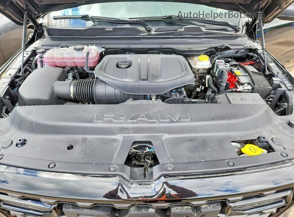 3C6SRFGP1T4155203 2026 RAM 1500 Черный Вид задней части салона