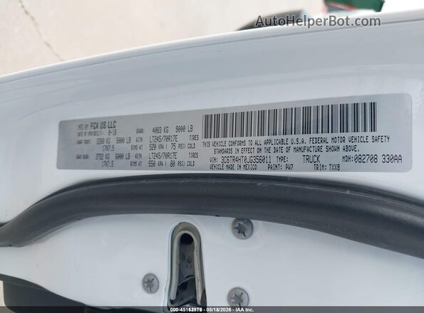 3C6TR4HT0JG356011 2018 RAM 2500 Белый Вид подкапотного пространства