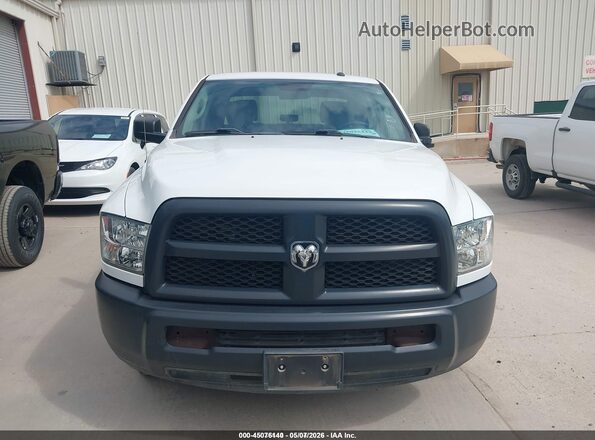 3C6TR4HT6JG356014 2018 RAM 2500 White Widok wnętrza z tyłu