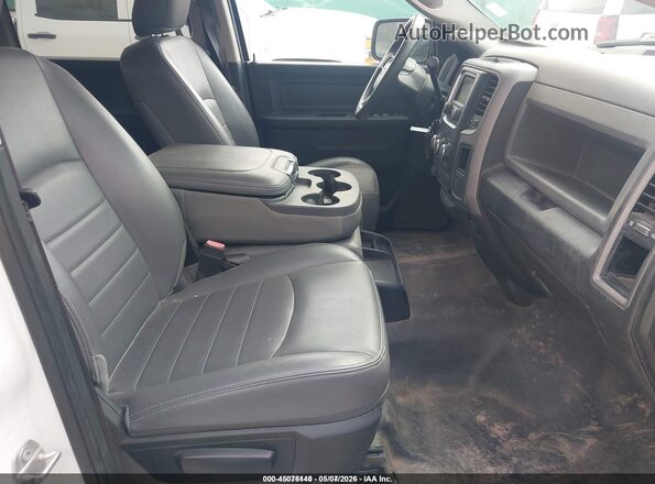 3C6TR4HT6JG356014 2018 RAM 2500 White Widok wnętrza z przodu