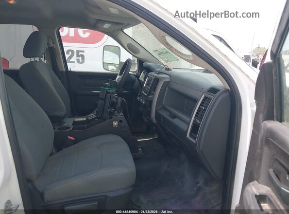 3C6TR4HTXHG763246 2017 RAM 2500 White Widok wnętrza z przodu