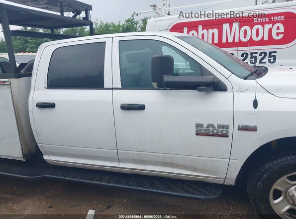 3C6TR4HTXHG763246 2017 RAM 2500 White Widok wnętrza z tyłu