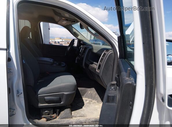 3C6TR5HT8GG297501 2016 RAM 2500 Белый Вид салона спереди