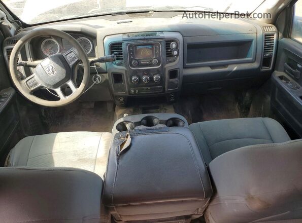 3C6TR5HT8JG204841 2018 RAM 2500 Белый Вид панели приборов