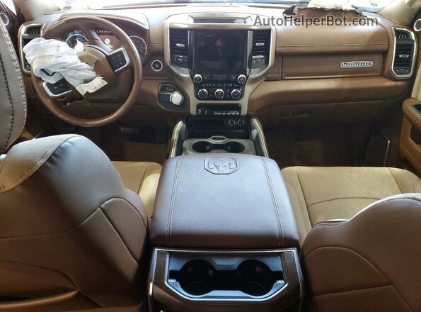 3C6UR4FJ1NG402537 2022 RAM 2500 Серебряный Вид панели приборов