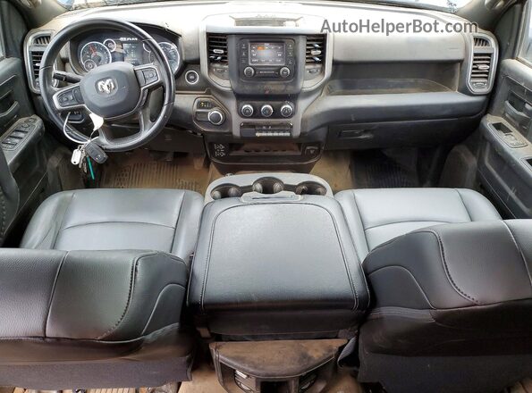 3C6UR5CJ2RG106507 2024 RAM 2500 Синий Вид панели приборов
