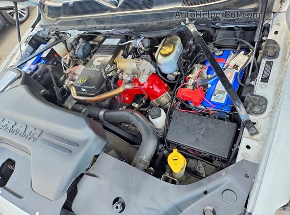 3C6UR5CL9LG123796 2020 RAM 2500 Белый Вид задней части салона