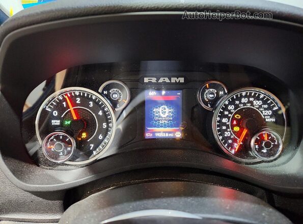 3C6UR5DJ2RG375010 2024 RAM 2500 Синий Вид щитка приборов