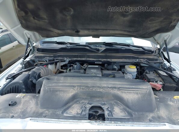 3C6UR5DL2RG303063 2024 RAM 2500 White Vista trasera