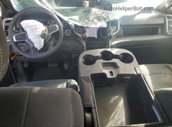 3C6UR5DL6TG274075 2026 RAM 2500 Silver Widok deski rozdzielczej