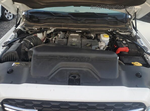 3C6UR5DL9RG126351 2024 RAM 2500 Белый Вид задней части салона