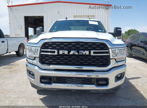 3C6UR5DL9RG338523 2024 RAM 2500 Белый Вид щитка приборов