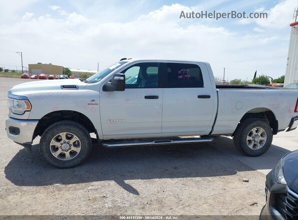 3C6UR5DL9RG338523 2024 RAM 2500 Белый Панорамный вид салона 360°