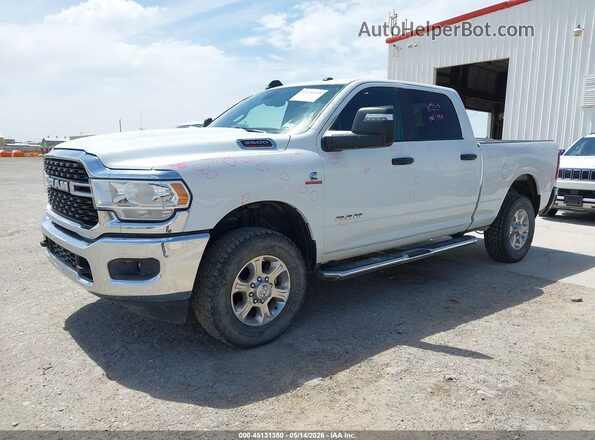 3C6UR5DL9RG338523 2024 RAM 2500 Белый Передняя левая четверть