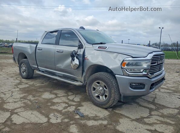 3C6UR5FL5RG104666 2024 RAM 2500 Silver Передня права чверть