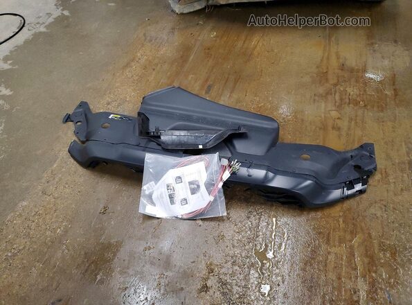 3C6UR5HJ2RG139452 2024 RAM 2500 Белый Вид подкапотного пространства