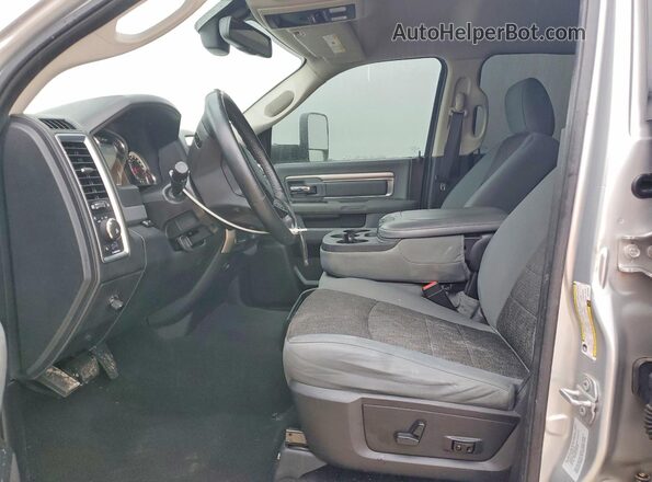 3C6UR5ML2GG159026 2016 RAM 2500 Серебряный Вид салона спереди